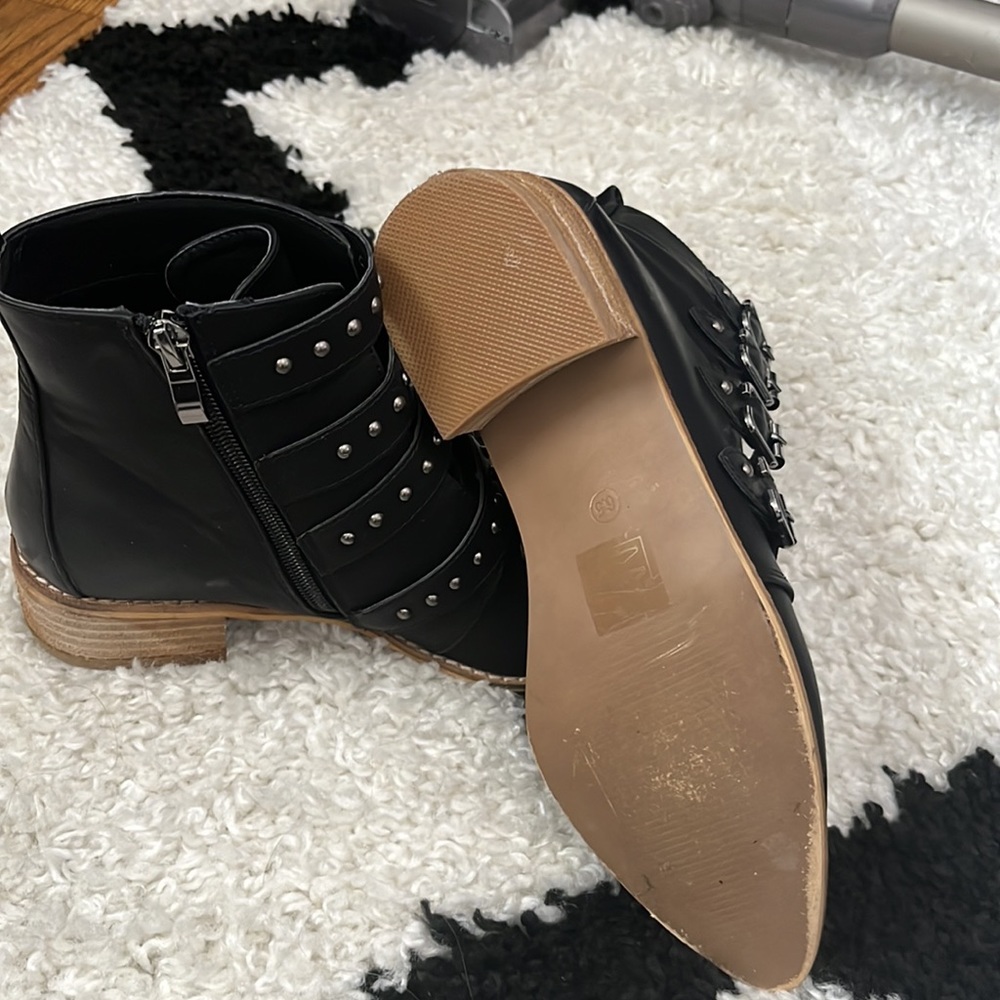 Booties - Picture 3 of 4